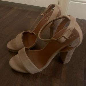 Shu shop platform beige